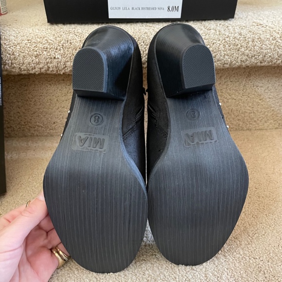 MIA black distressed nova studded booties - Picture 4 of 6